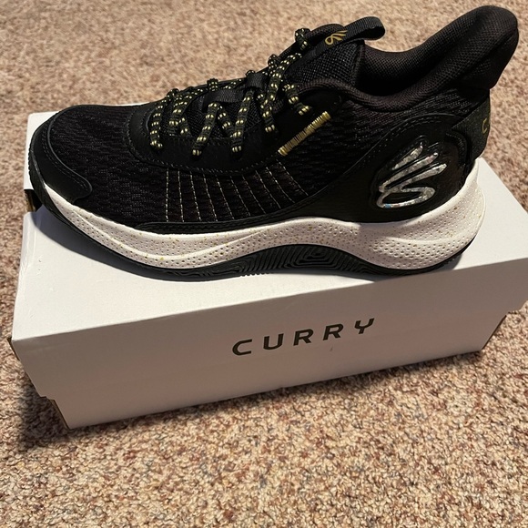 Other - Curry Basketball Shoes size 6.5y